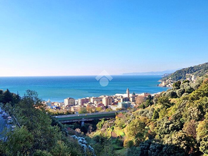 Appartamento quadrilocale in vendita in Via Calamandrei, Genova