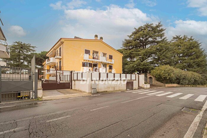 Appartamento bilocale in vendita in Via Antonio Segni, Marino