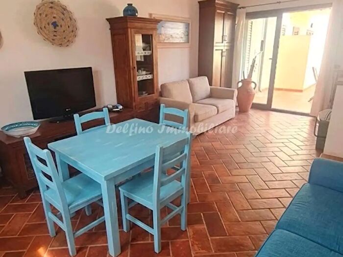 Appartamento trilocale in vendita in Via Bortigiadas, Palau
