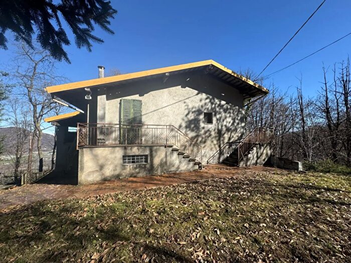 Casa con 6 locali in vendita in Via Castel Grup, Martiniana Po