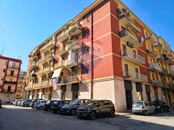 Appartamento quadrilocale in vendita in Via Francesco Rubini, Trani
