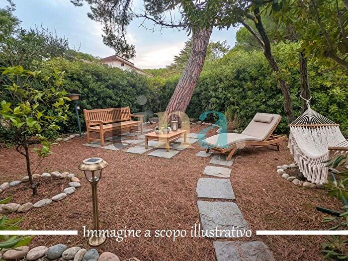 Appartamento trilocale in vendita in Via Michele Gordigiani, Castiglioncello, Rosignano Marittimo