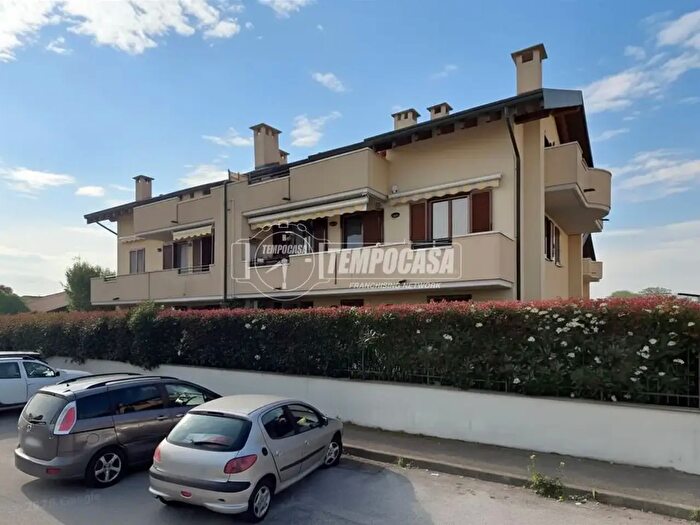 Appartamento trilocale in vendita in Via Francesco Baracca, Ossona