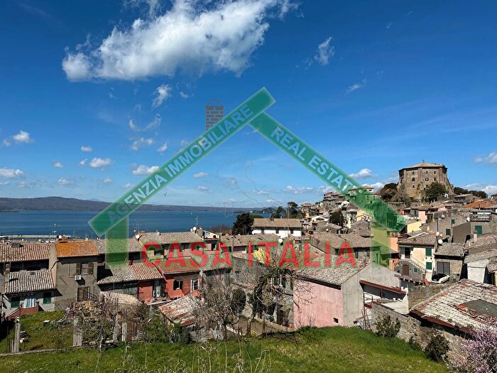 Appartamento bilocale in vendita in Capodimonte, Capodimonte