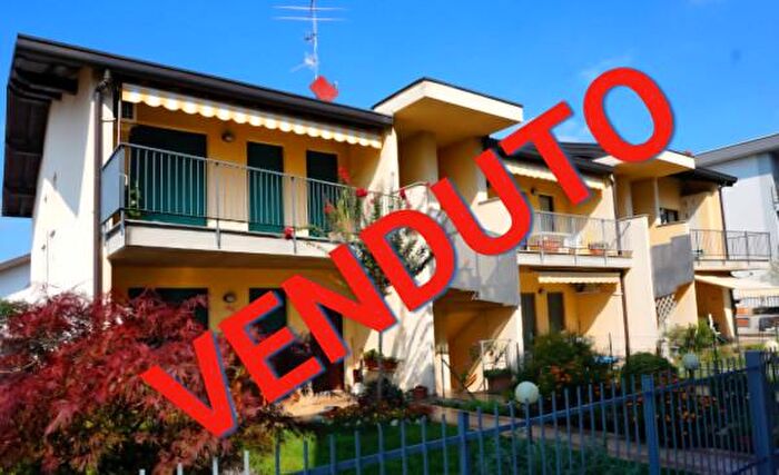 Appartamento trilocale in vendita in Via Papa Giovanni XXIII, Ponte San Pietro