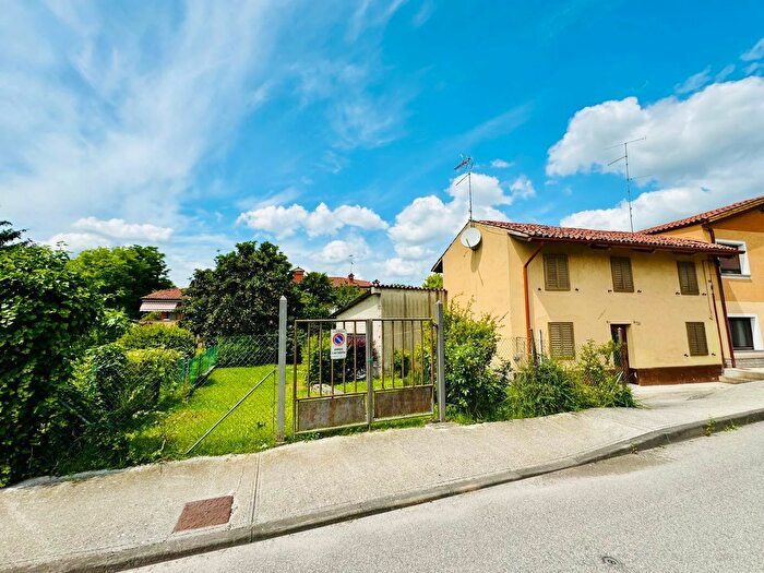 Casa con 5 locali in vendita in Fogliano Redipuglia Via Bersaglieri, Fogliano Redipuglia