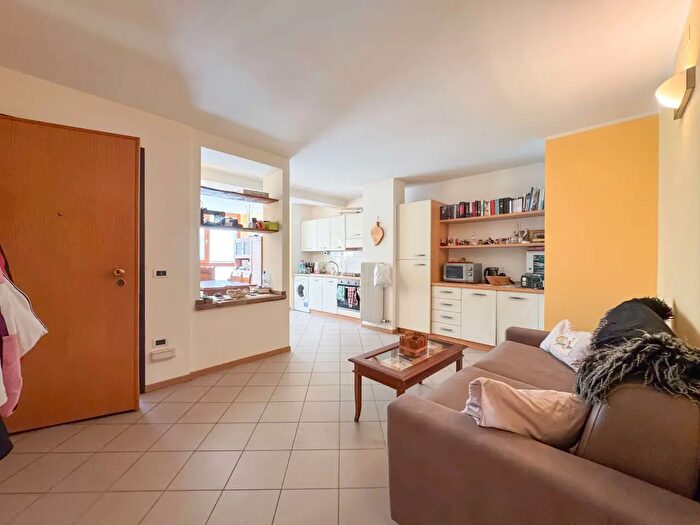 Appartamento bilocale in vendita in Via Ugo Silvestri, Male