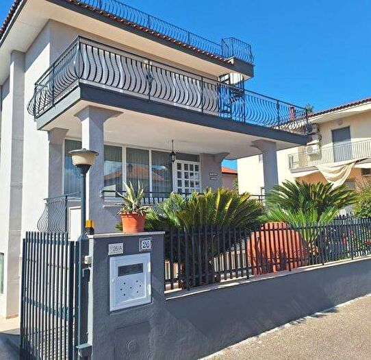 Casa con 5 locali in affitto in Via DAntona, Lago Patria, Giugliano in Campania