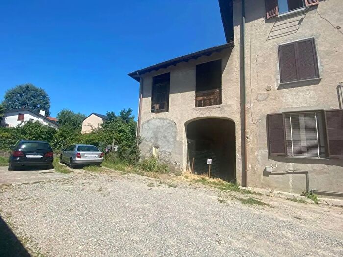 Casa trilocale in vendita in Via Garibaldi, Fino Mornasco