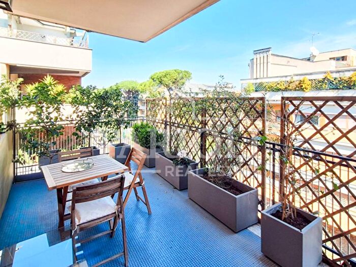 Appartamento con 6 locali in affitto in Via Antonio Bertoloni, Parioli, Roma