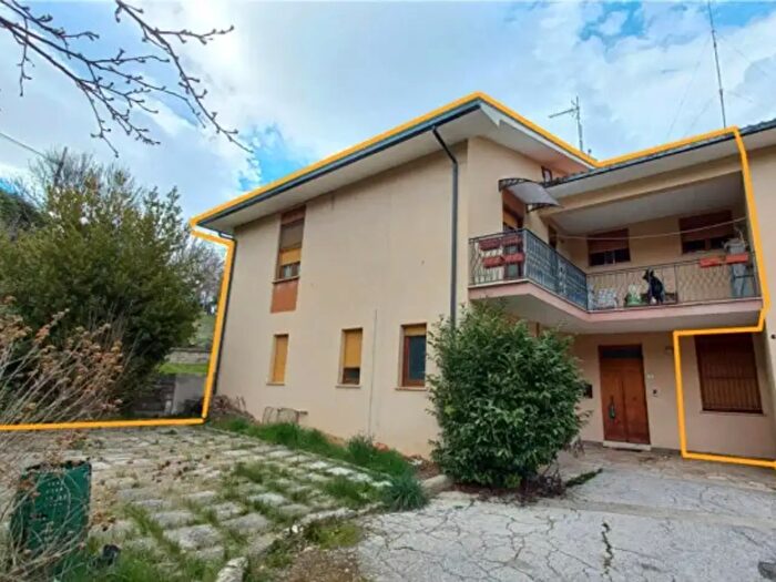 Appartamento con 5 locali in vendita in Via Contrada Murata, Fontecchio