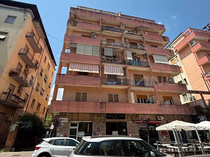 Appartamento con 5 locali in affitto in Via Nicola Parisio, Cosenza