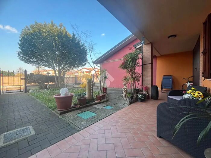 Casa con 5 locali in vendita in Via Casino Pallavicino, Poviglio