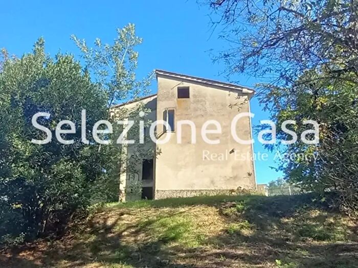 Casa con 11 locali in vendita in Santa Maria A Monte