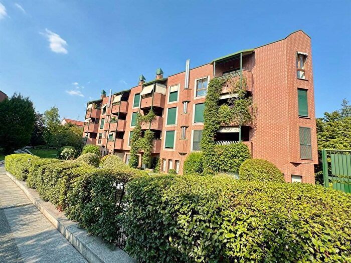 Appartamento con 5 locali in affitto in via oslavia, San Biagio, Monza
