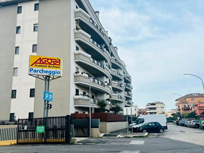 Appartamento con 5 locali in affitto in Via del Nebbiolo, Casalotti, Roma