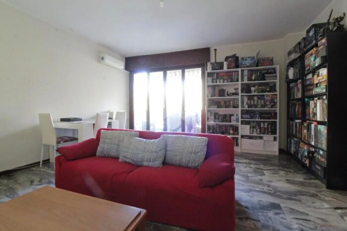 Appartamento trilocale in vendita in Via Giuseppe Piermarini, Lodi