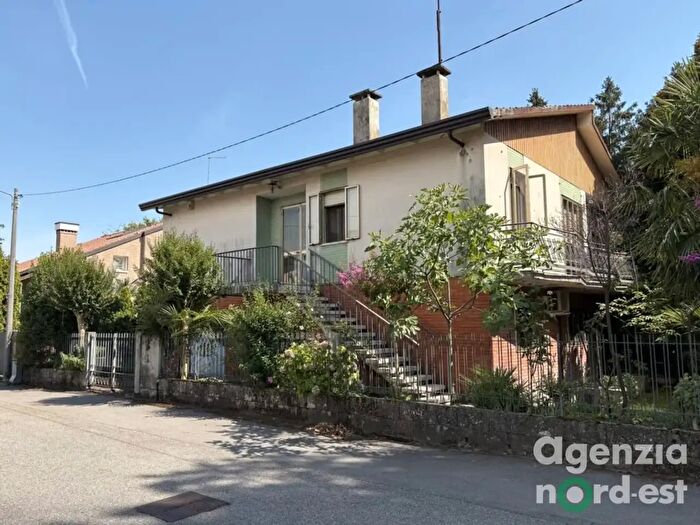 Casa quadrilocale in vendita in Via V Borelli, Venezia
