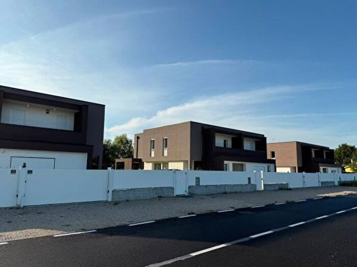 Casa con 5 locali in vendita in Via Forte Poerio, Mira