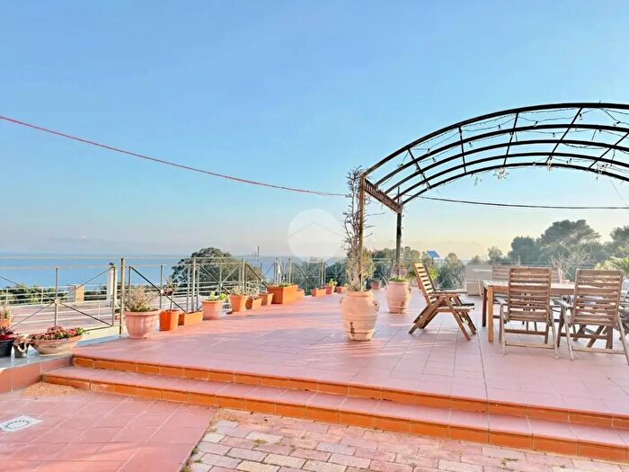 Appartamento trilocale in affitto in Discesa Gaiola, Napoli