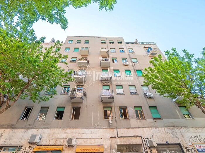 Appartamento trilocale in vendita in Via della Marranella, Roma