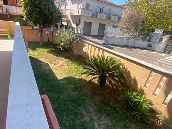 Appartamento trilocale in affitto in Via Valle dAosta, Villa Verrocchio, Montesilvano