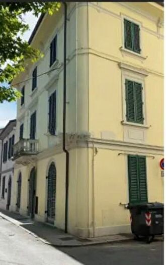 Appartamento con 6 locali in vendita in Via Montebello, Montecatini Terme