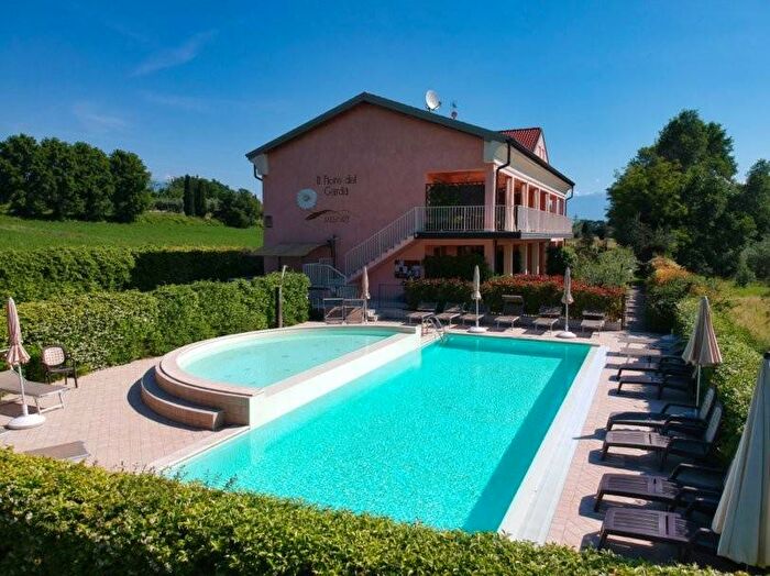 Appartamento trilocale in affitto in Via Scazzola, Gardoncino, Manerba del Garda