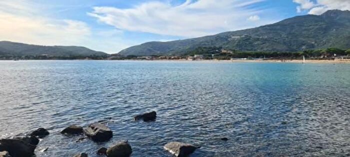 Appartamento con 5 locali in vendita in Campo NellElba