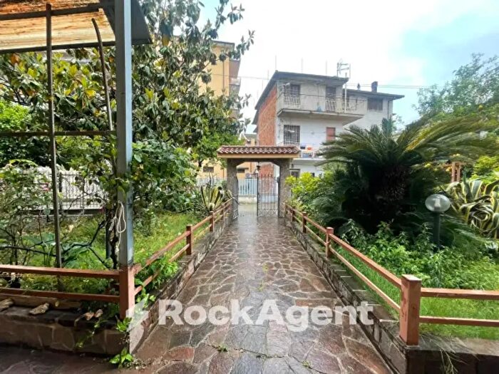 Casa con 5 locali in vendita in Via Imperia, Albanella