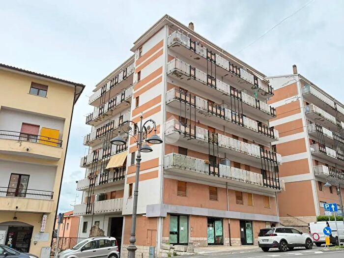 Appartamento trilocale in vendita in Corso G Garibaldi, Potenza