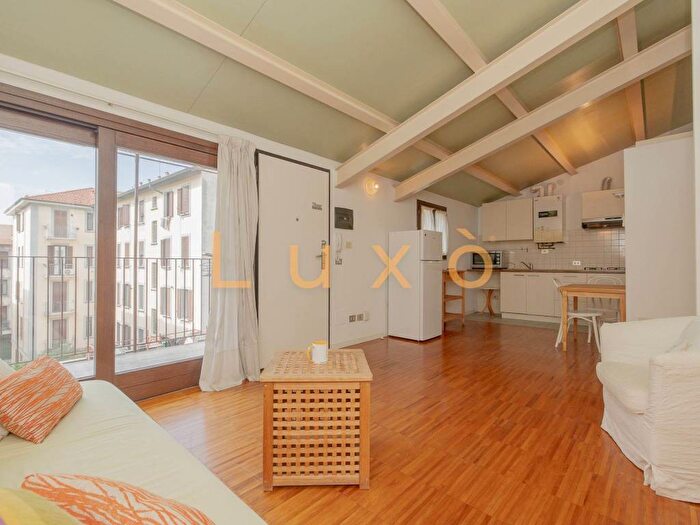 Appartamento trilocale in affitto in Via Pietro Pomponazzi, Pezzotti Meda, Milano