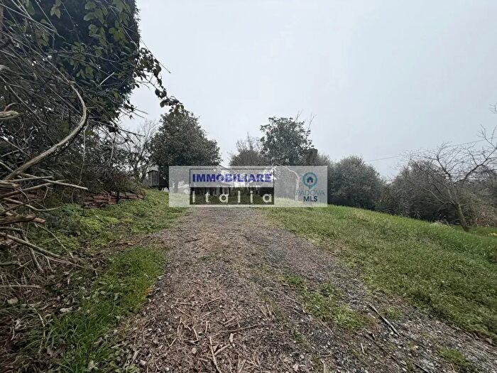 Casa quadrilocale in vendita in Via Regazzoni Alta, Galzignano Terme