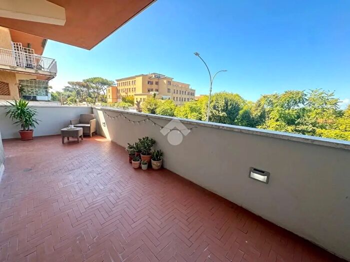 Appartamento con 5 locali in vendita in Via del Casaletto, Roma