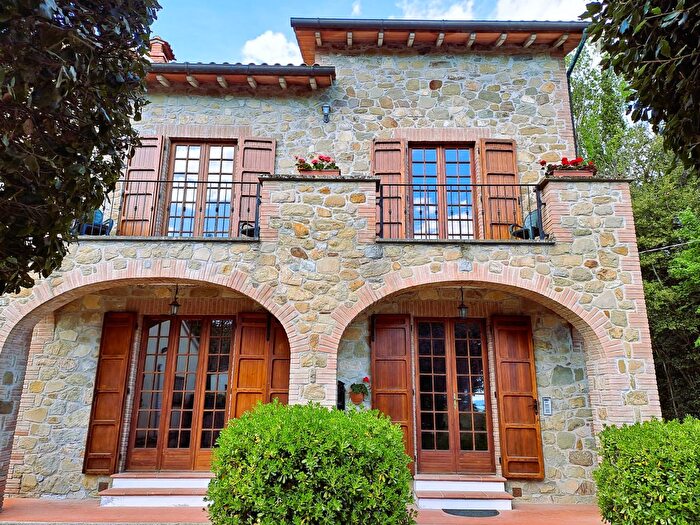 Casa con 5 locali in vendita in Tuoro Sul Trasimeno