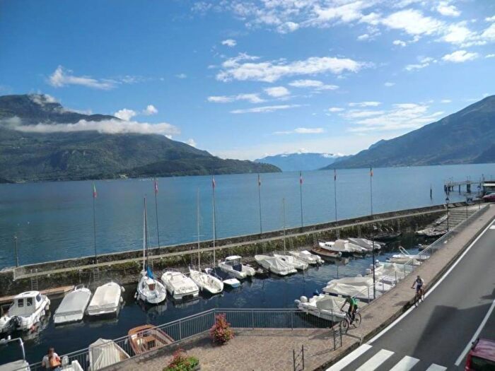 Appartamento bilocale in affitto in Via Regina, Domaso