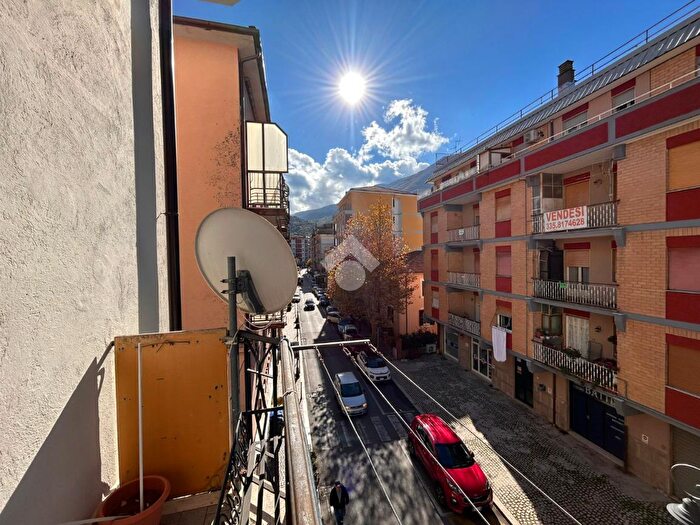 Appartamento trilocale in vendita in Via Giacomo Matteotti, Carpineto Romano