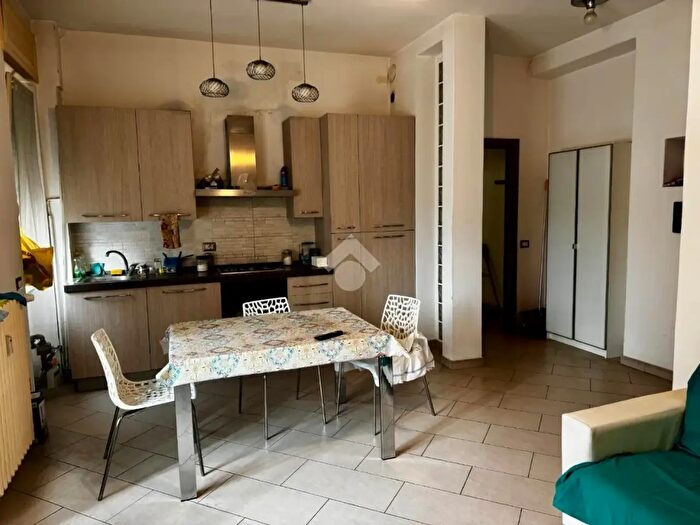 Appartamento trilocale in vendita in Via Lurani, Bresso