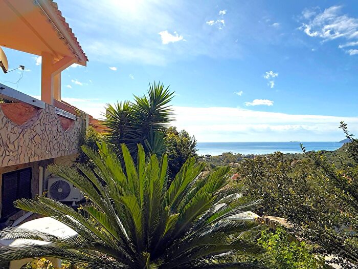 Appartamento trilocale in vendita in Via Monte Nai Snc, Muravera