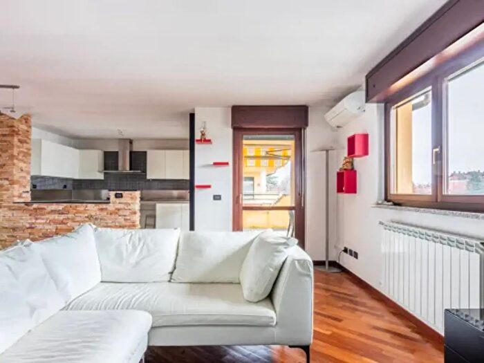 Appartamento trilocale in vendita in Via Giotto, Mariano Comense