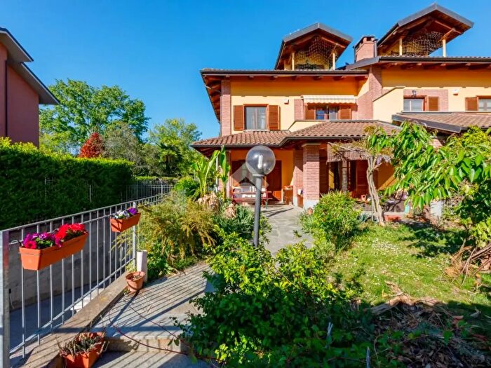 Casa con 6 locali in vendita in Via Guglielmo di Revigliasco, Chieri