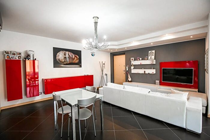 Appartamento trilocale in affitto in Via San Martino, Paderno Dugnano