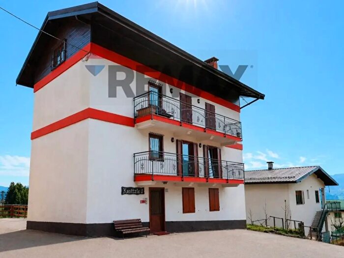 Appartamento quadrilocale in vendita in Via Kroitzle, Roana