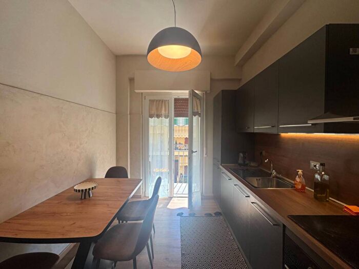 Appartamento con 6 locali in affitto in Via Mannelli, Mazzini Oberdan, Firenze