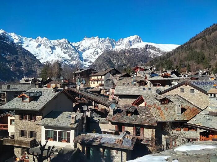 Appartamento quadrilocale in vendita in Ruelle Pascal Località Verrand, Pre Saint Didier
