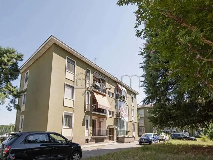 Appartamento trilocale in vendita in Via Carroccio, Rho