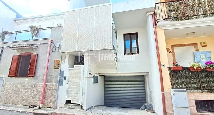 Appartamento trilocale in vendita in Via Vittorio Alfieri, Adelfia