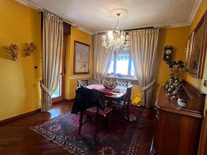 Appartamento con 7 locali in vendita in Via Niccolò Paganini, Venaria Reale