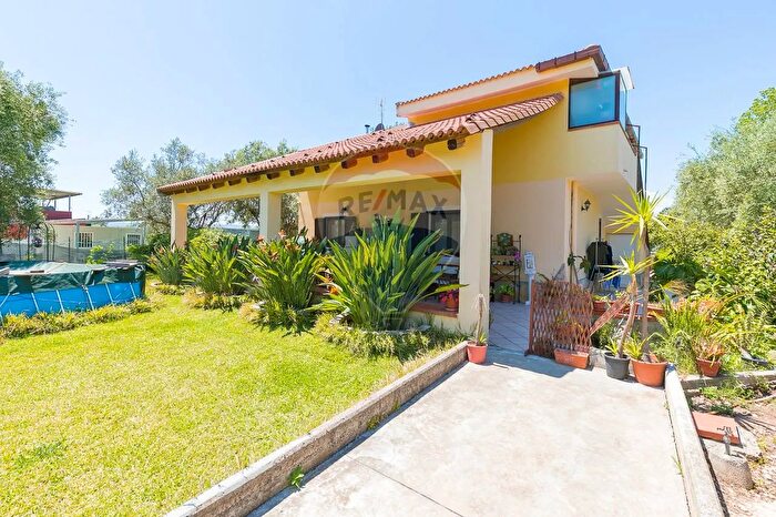 Casa con 7 locali in vendita in Traversa Mortellito, Siracusa