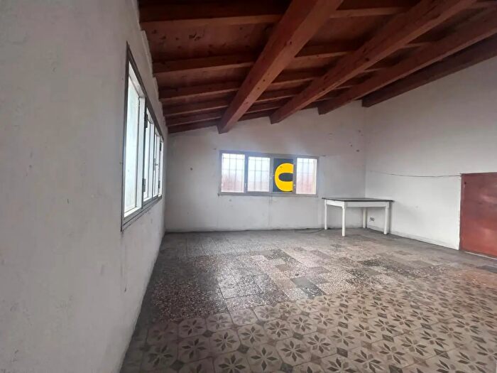 Casa con 5 locali in vendita in Fivizzano